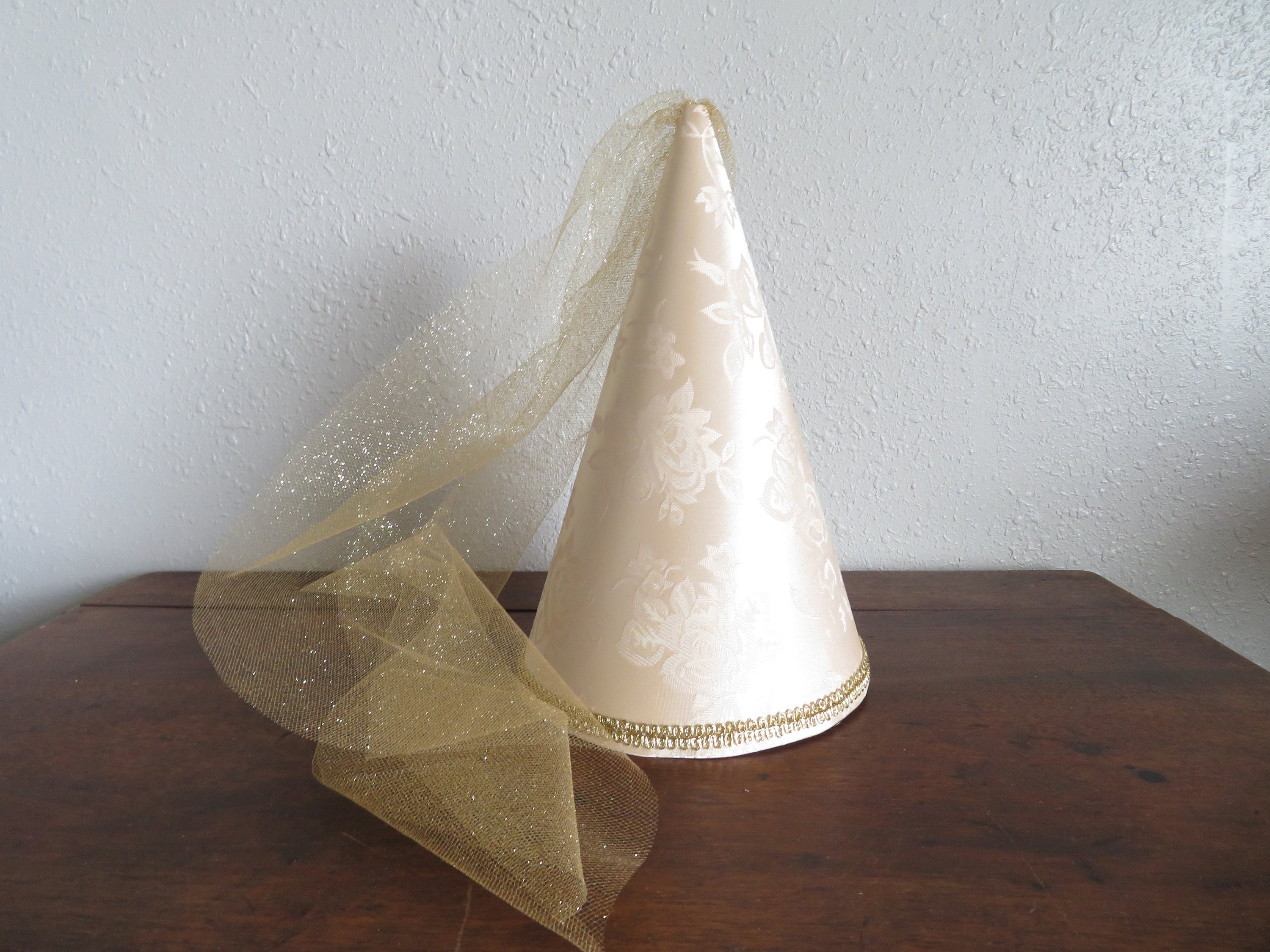 Champagne and Gold Brocade Princess Cone Hat, Damsel Hat  display picture 1