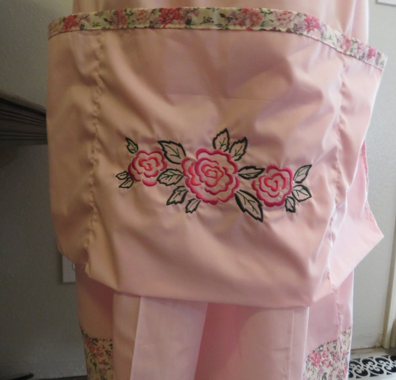 Pioneer Trek 3 piece Set, embroidered apron, bonnet, skirt, Wagon Train reeneactment, Prairie Clothes, Pioneer Clothing, Vintage Pink Roses image 5