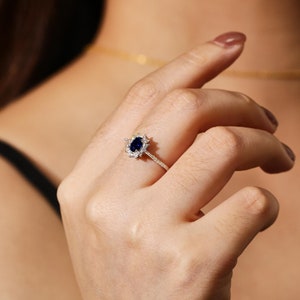 Anillos de compromiso con zafiro ovalado, anillo vintage con piedra preciosa azul, anillo con halo de diamantes, anillo de la princesa Diana, anillo de promesa, anillo de novia, regalo de aniversario.