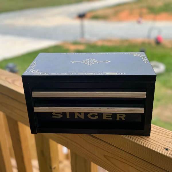 Singer Featherweight Mini Toolbox