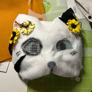 Máscara Therian de gato de pradera manchada - Ojos de malla, correa elástica, accesorios, interior confortable, nariz elevada