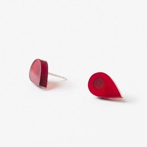 Stud earrings red teardrops // 925 silver