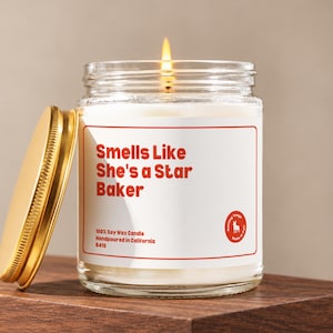 Home Baker Candle, Baking Show Fan Gift for Her, Baker Gifts for Women, Smells Like She's the Best Baker, Home Baker Birthday B410