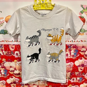 8/10 Kitty Cat 80s Tee