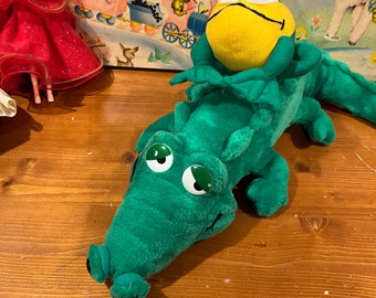 Play by Play Alligator and Frog