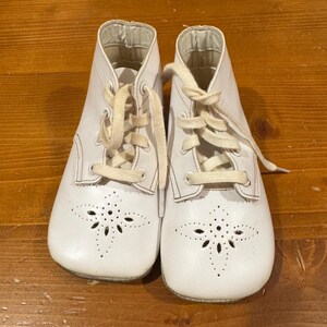 Baby&#39;s 2 vintage schoenen jaren 60