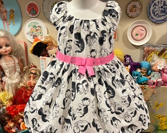 Robe pour petit chaton timide 9-12 mois