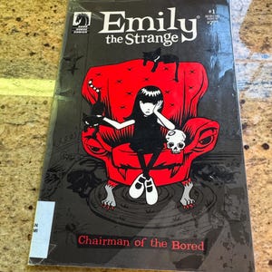 【世界限定1300体】Emily the Strange Chairman o… Emily the Strange #1 Chairman of the Bored (dark Horse Comics) - Etsy