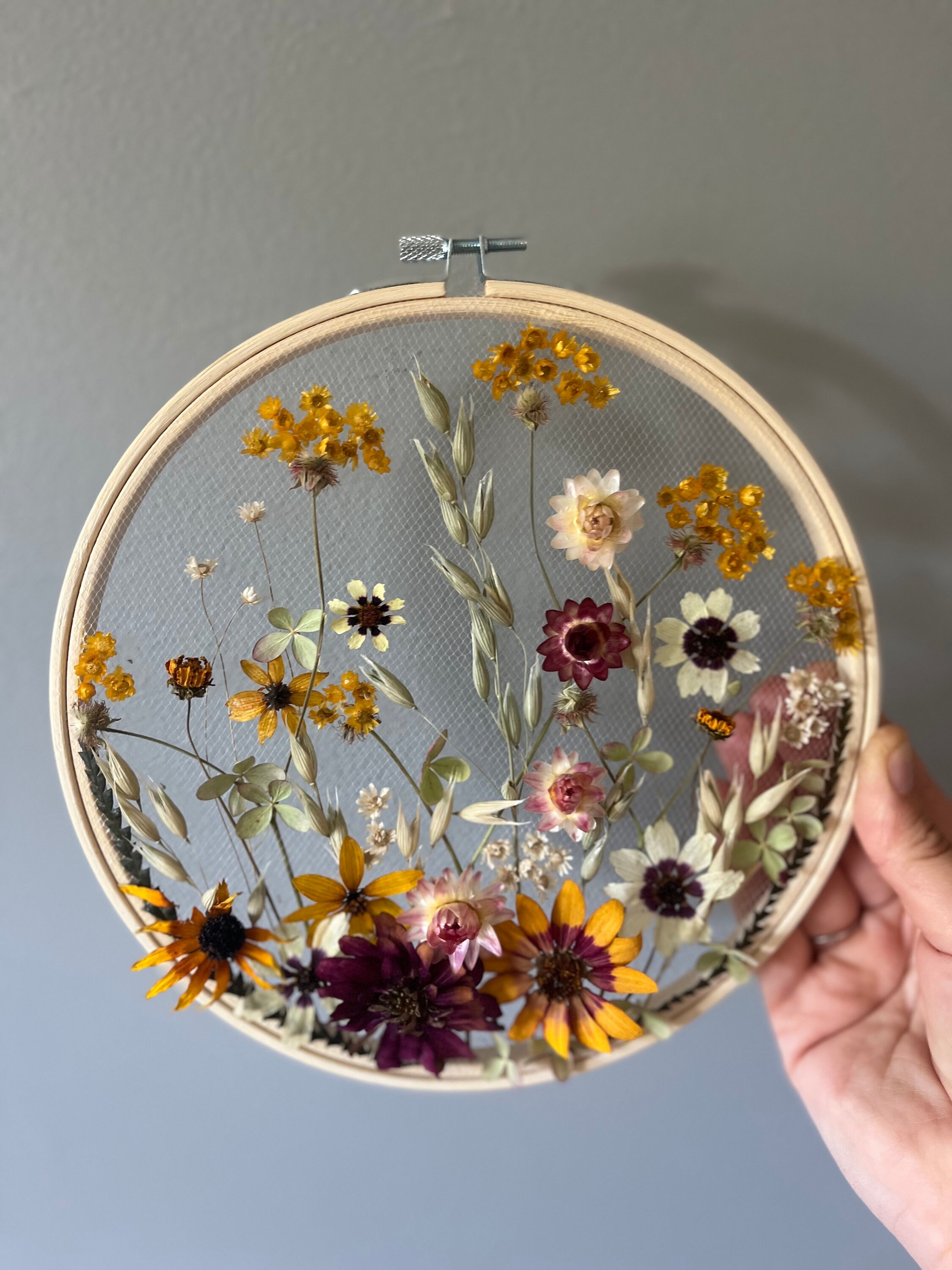 The Zinnia - Botanical Embroidery Hoop - Dried Flowers Wall Art Decor ...