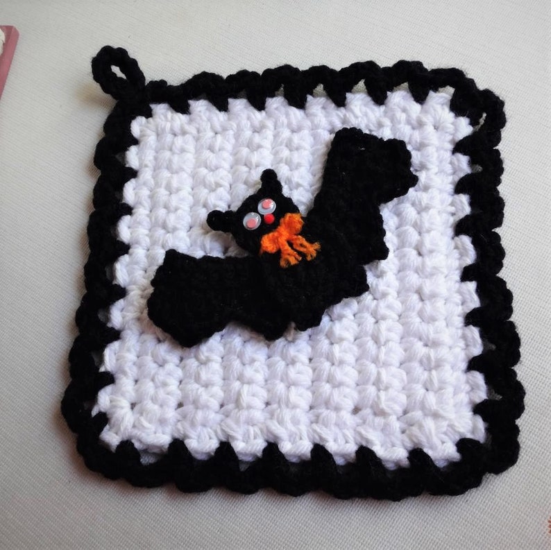 Halloween Crochet Cotton Yarn Decoration potholder hotpad white black orange Bat