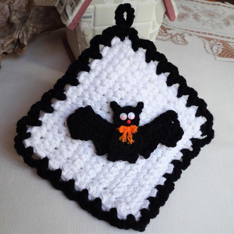 Halloween Crochet Cotton Yarn Decoration potholder hotpad white black orange Bat