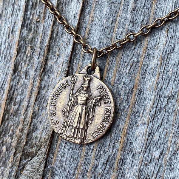 Bronzen St Gertrude de Grote Medaille Hanger Ketting, Gesigneerd door De Franse kunstenaars Karo & AP Penin, Gertrude Charm, Patroonheilige van Katten Katachtigen