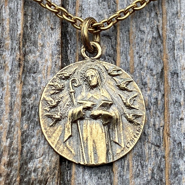 Medalhão e colar em ouro antigo de Santa Colette de Corbie, da Tricard, réplica antiga, padroeira da fertilidade e da infertilidade.