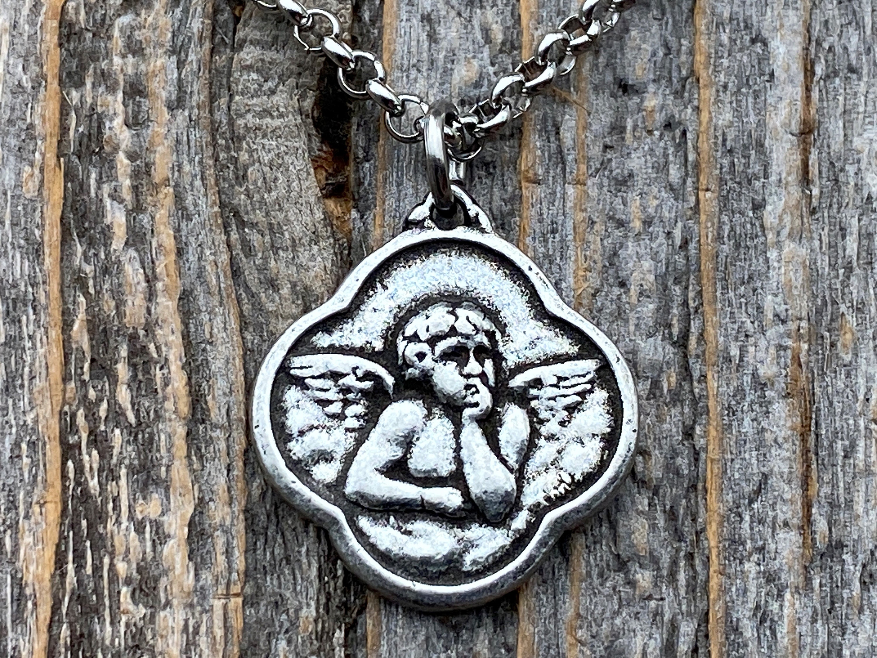 【Chained&Able】CHERUB PENDANT ネックレス(2色）送料込 Silver Chain Necklace With Silver Cherub Charm, Silver
