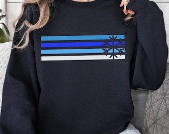 Winter Snowflake Crewneck Sweatshirt Retro Graphic Holiday Shirt Vintage Winter Pullover Festive Graphic Christmas Shirt
