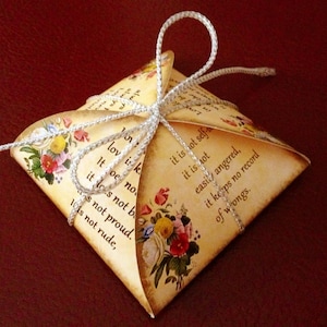 LIEBE ist ...- Bibel-Vers 1 Korinther 13: 4-8a -CHARME Mini-Box-Vorlage und Hangtags - SOFORTIGER DOWNLoAD- Druckbare JPG-Digitaldatei