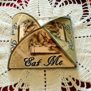 ALiCE In WoNDERLAND -&quot;Eat Me&quot; Decorative Gift/Favor/ Box Template - INSTaNT DOWNLoAD - Printable Sheet Download JPG Digital File