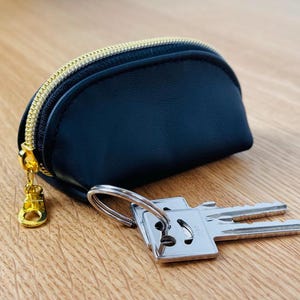 Piccola custodia in pelle nera fatta a mano *10 cm x 5 cm x 5 cm*, portamonete, astuccio per chiavi, astuccio per matite, custodia in pelle