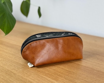 Handmade leather case *23 cm*9 cm*9 cm, made of brown genuine leather, pencil case, cosmetic bag