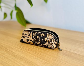 Handmade cork case *18.5 cm x 5 cm x 5 cm*, coffee cork fabric processed with real coffee beans