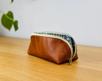 Handmade leather case *23 cm x 9 cm x 9 cm* made of brown genuine leather, cosmetic bag, pencil case