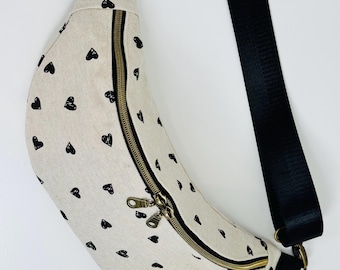 Canvas bum bag/belt bag in heart design, with double-sided zipper and interchangeable bag strap