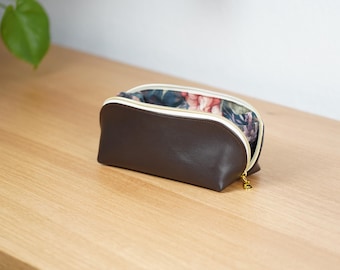 Leather case, dark brown, * 23 cm x 9 cm x 9 cm*, leather pouch, pencil case, case, cosmetic bag, cosmetic pouch, leather case
