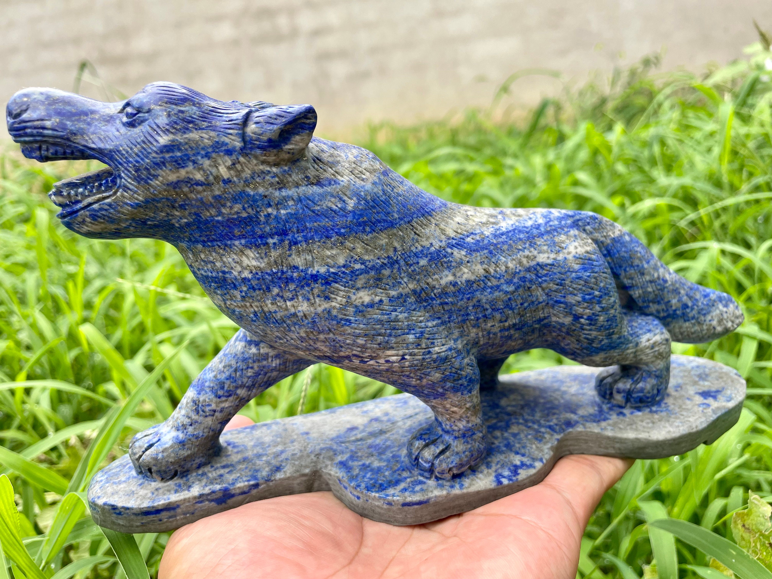 手彫りラピスラズリの狼の頭蓋骨：クリスタルホームデコレーション 