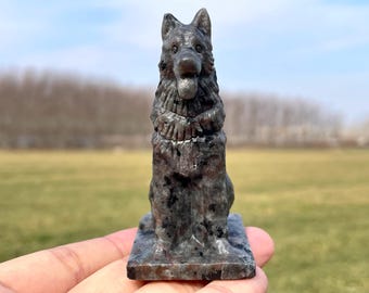 Yooperlite Hund schnitzen: Natürliche Kristalltierfigur, Wohnkultur