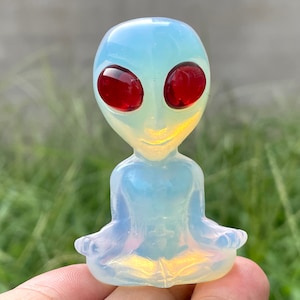 2.3&#39;&#39;+ Hand carved Alien,Crystal Alien skull, skull,Opal Alien skull,Crystal skull,Opalite skull,Home Decoration Gifts, random 1pc