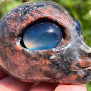 2.3&#39;&#39;+Hand carved Alien,Crystal Alien skull ,Natural spectrolite Alien skull,Crystal skull, Home Decoration Gifts, random 1pc