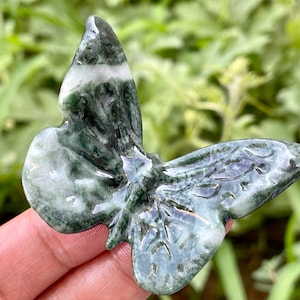 2.1&#39;&#39;+Natural green jade butterfly ,Quartz Crystal butterfly skull,Hand carved ,Home Decoration ,Crystal gifts,Crystal healing,Random 1pc