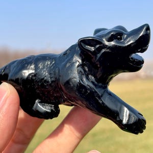 4&#39;&#39;+Natural obsidian wolf Hand carved wolf skull,Crystal wolf skull,Quartz Crystal skull,Home Decoration Gifts,random 1pc