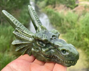Grüner Jade-Drachen Schädel: Hand geschnitzte Kristall-Skulptur, Wohndekor