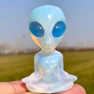 2.3&#39;&#39;+ Hand carved Alien,Crystal Alien skull, skull,Opal Alien skull,Crystal skull,Opalite skull,Home Decoration Gifts, random 1pc
