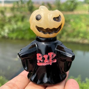 2.5&#39;&#39;+ Natural obsidian jack o&#39;lantern,Hand carved pumpkin lamp,Crystal jack o&#39;lantern skull,Home Decoration Gifts,healing 1pc
