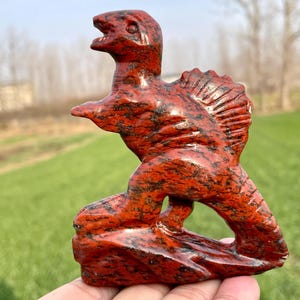 Teschio di dinosauro in diaspro rosso naturale da 3,9&#39;&#39;, teschio di Macrospinosaurus in cristallo di quarzo, teschio intagliato a mano, teschio di cristallo, regali di decorazione per la casa/pz