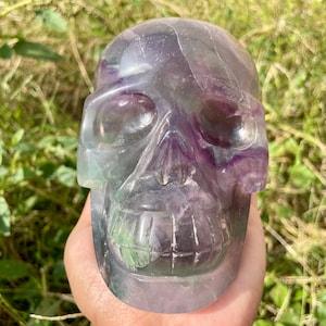 5 &#39;&#39; + natürlicher Fluoritschädel, handgeschnitzter Schädel, Kristallgeistschädel, Quarzkristallschädel, Dekorationsgeschenke, R329