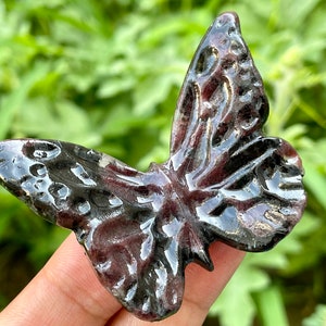 2.1&#39;&#39;+Natural red obsidian butterfly ,Quartz Crystal butterfly skull,Hand carved ,Home Decoration ,Crystal gifts,Crystal healing,Random 1pc