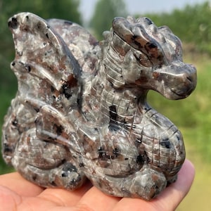 3.5&#39;&#39;Natural yooperlite stone dragon skull Hand carved Fly dragon,Crystal dragon skull,Quartz Crystal dragon,Home Decoration Gifts,random/pc