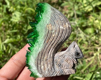 103g 彫刻されたリス水晶クラスター - Etsy 日本