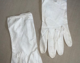 Vintage White Leather Short Gloves Size 7 1/2” Made in France