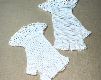 Vintage White Hand Crocheted Fingerless Gloves