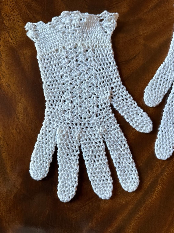 Vintage White Hand Crocheted Gloves - image 3