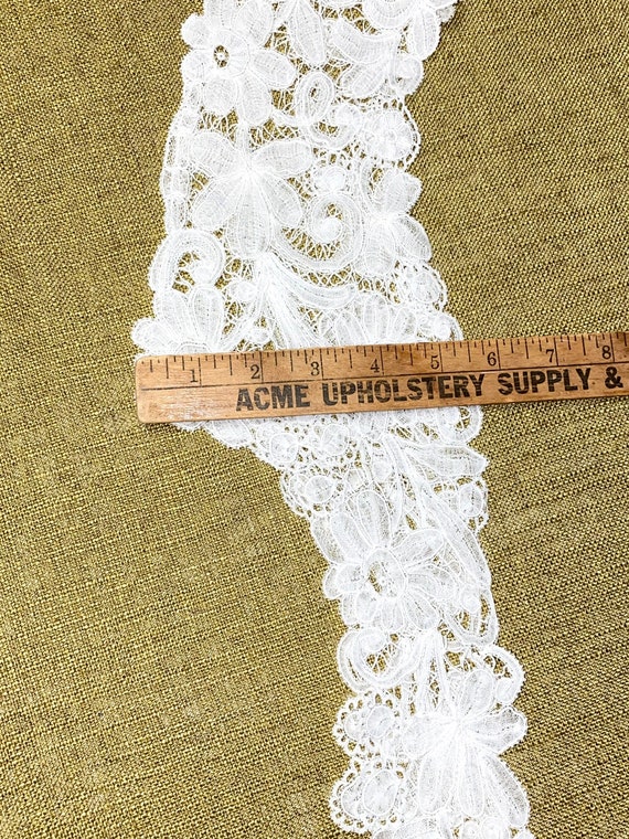 Handmade Lappet or Antique Lace Collar - image 3