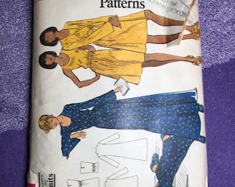 Vintage Vogue Miss Gown top pants and robe very easy vogue size 10 bust 32 1/2 inches pattern number 8667