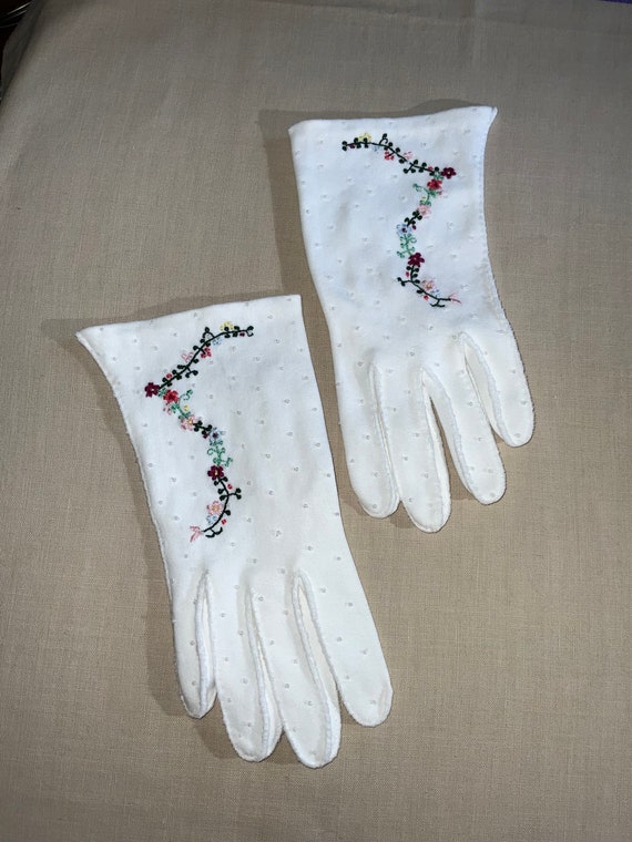 Vintage White Cotton Gloves with Embroidery Small… - image 3