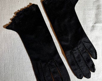 Vintage Black Mid-length Gloves with Hand Stitching Medium