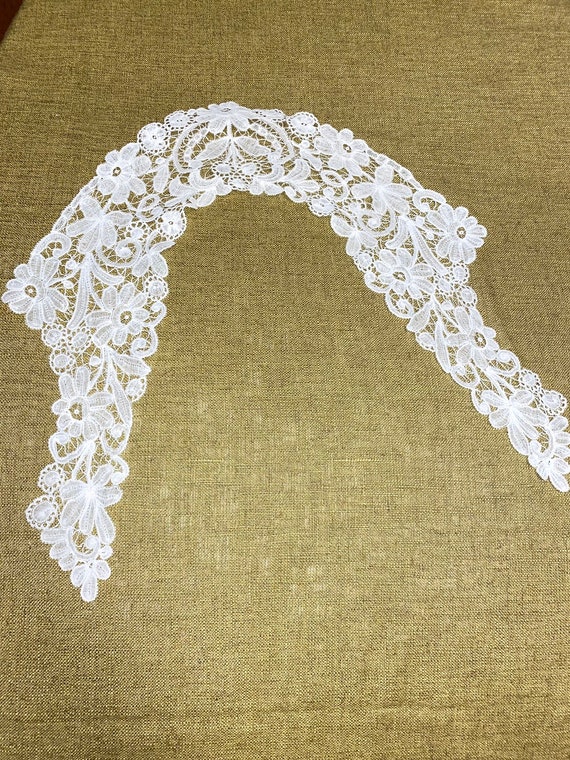 Handmade Lappet or Antique Lace Collar - image 4