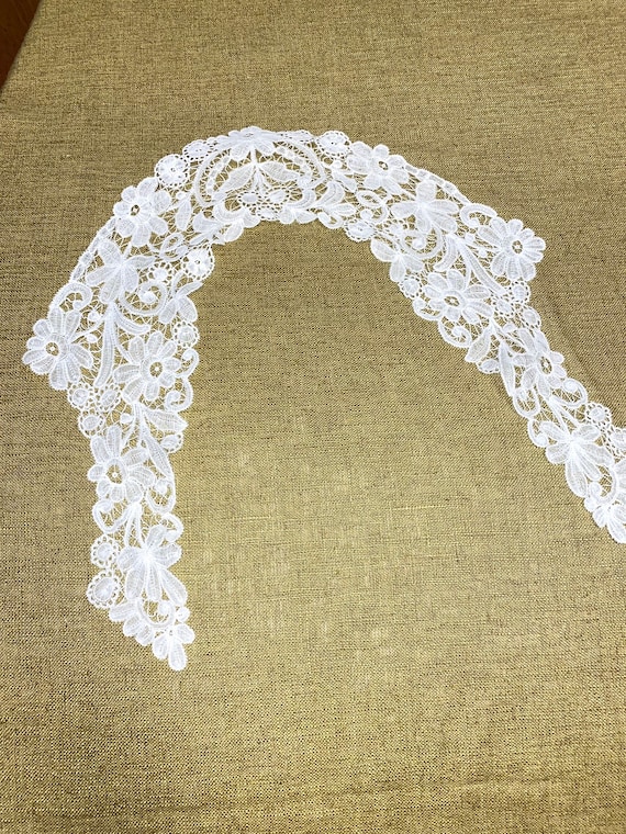 Handmade Lappet or Antique Lace Collar - image 9